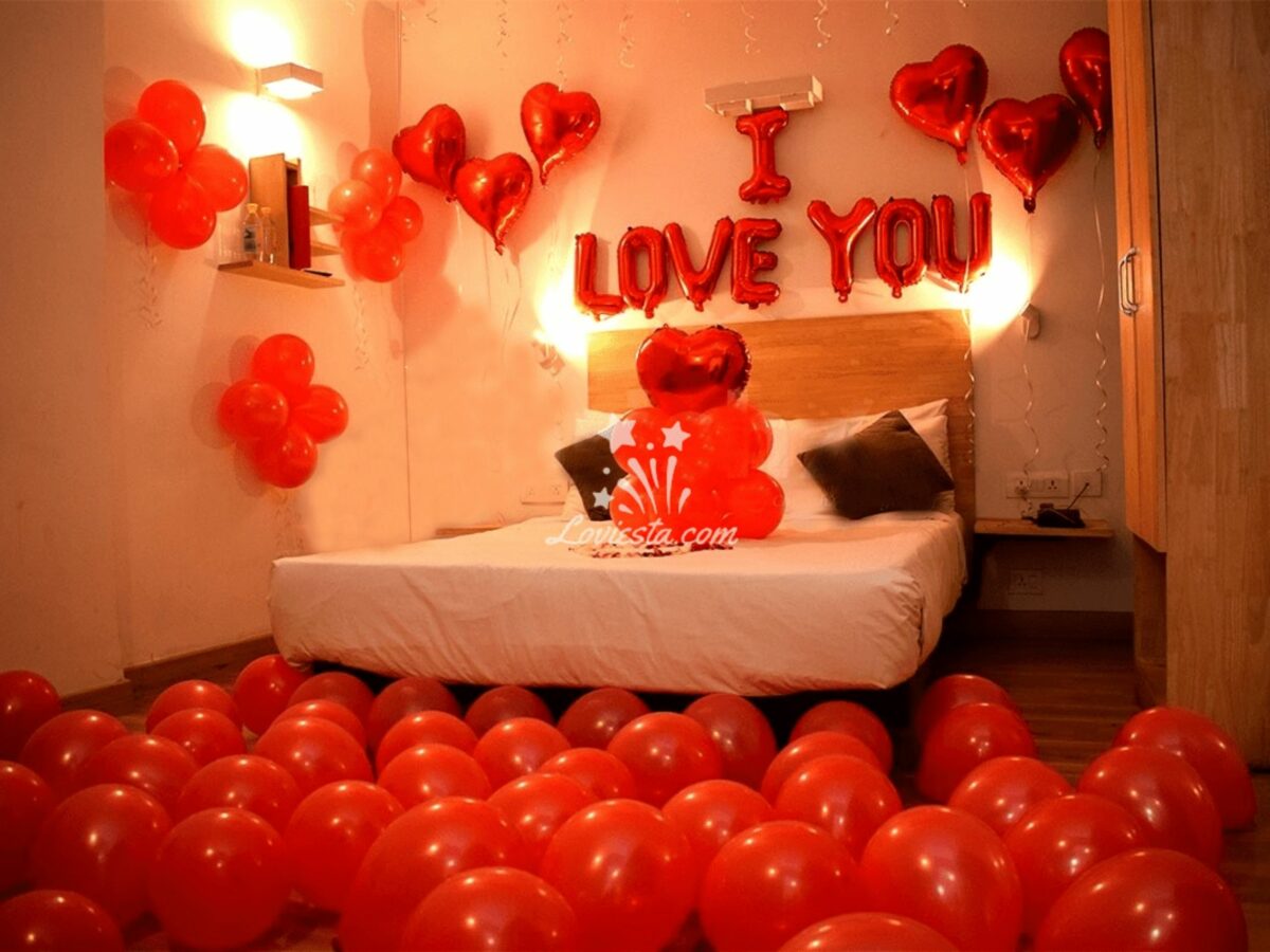 Romantic Room Decoration With Stay In Noida For Couples