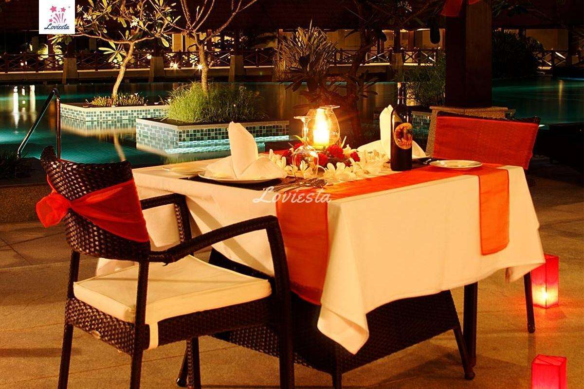 Open Air Romantic Dinner At 5 Star Hotel In Bangalore