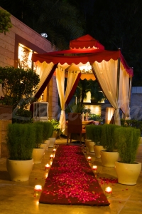 Romantic Dinner Date In Delhincr