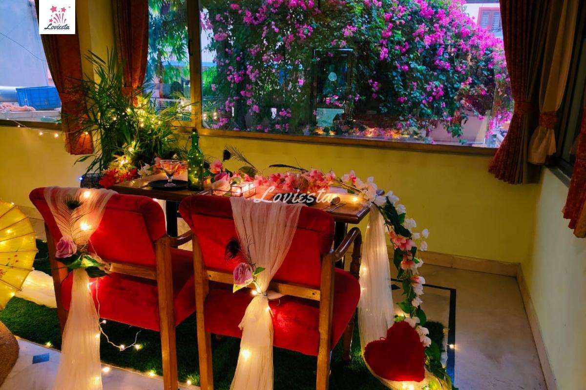 Romantic Indoor Peacock Theme Dinner Date In Jaipur