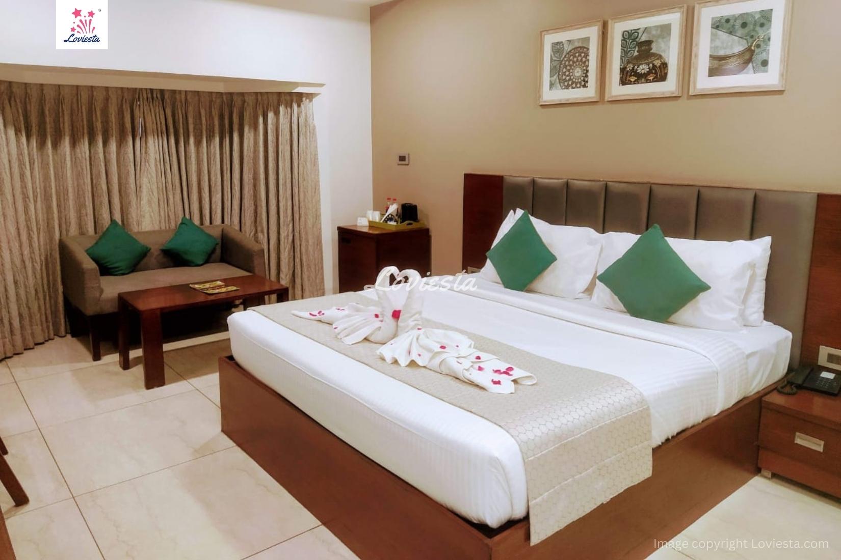 Romantic Stay & Candlelight Dinner In Jubilee Hills, Hyderabad