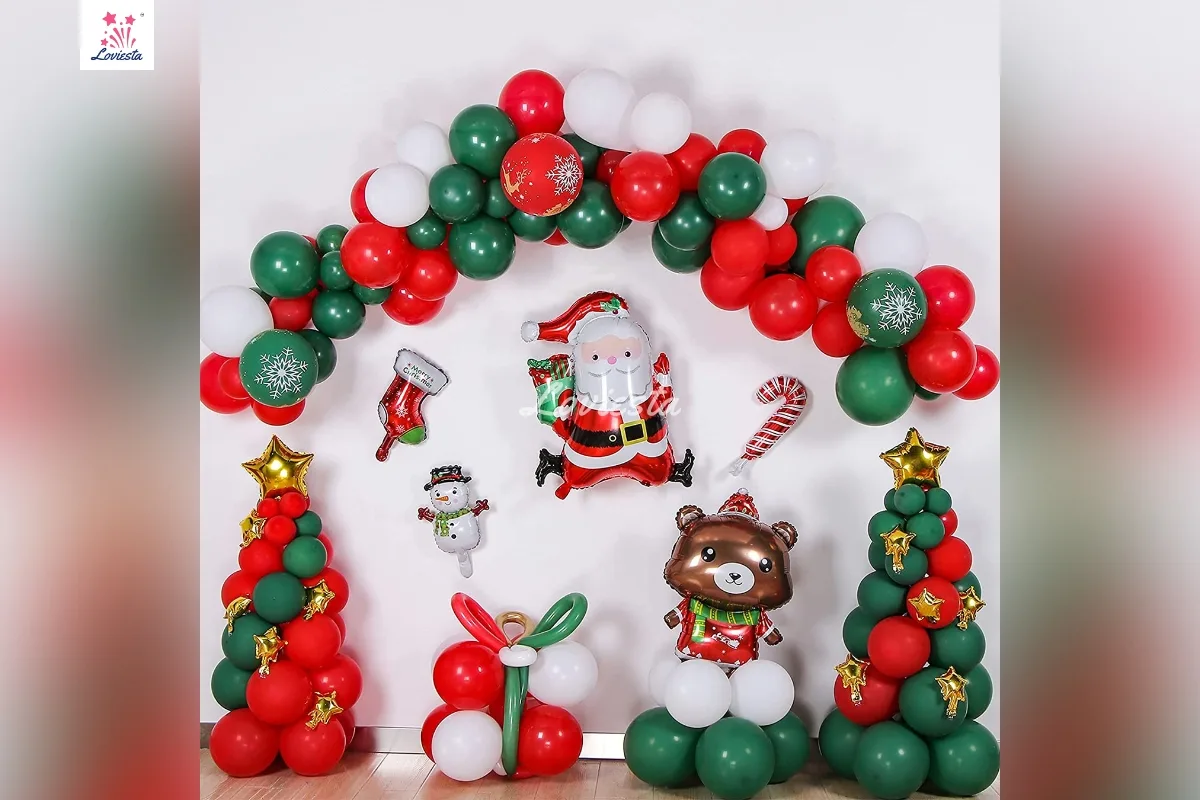 Adorable Balloon Decoration For Christmas Celebration At Home
